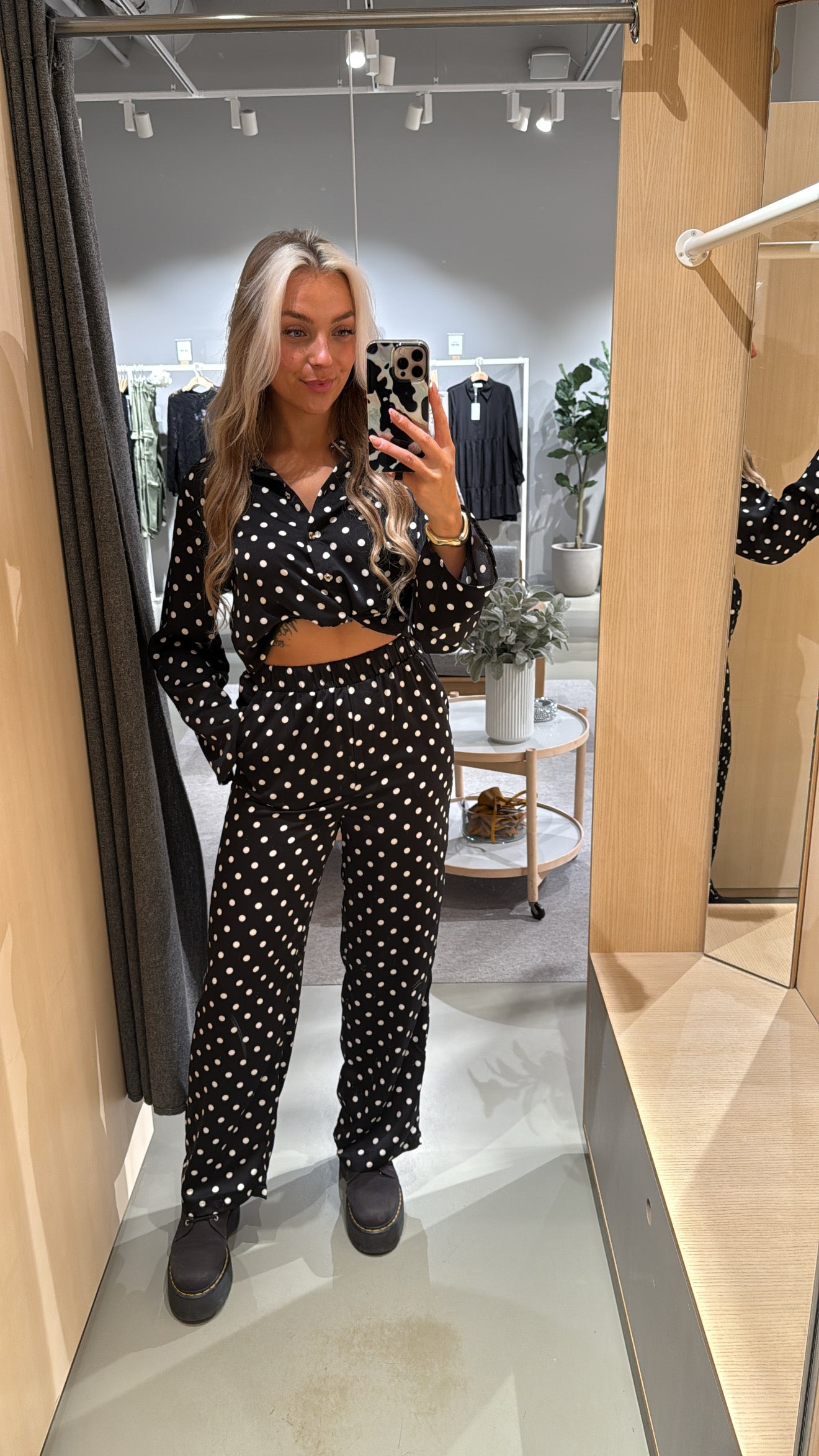 VIFREJA Trousers - Black